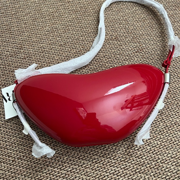 Zara NWT Red Lips Bag. Read the description and see photos - Picture 7 of 10